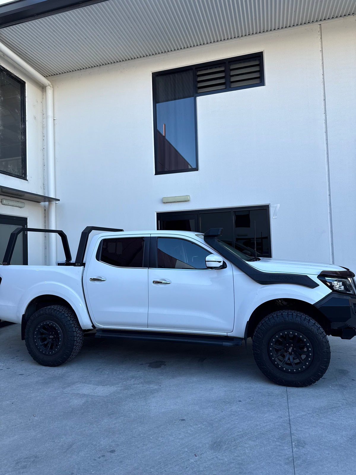 Nissan Navara NP300 Aluminium Tub Racks (2015-2025)