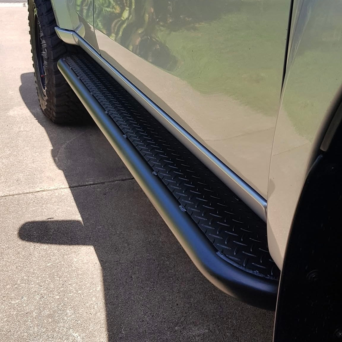 Isuzu MUX Rocksliders (21+)