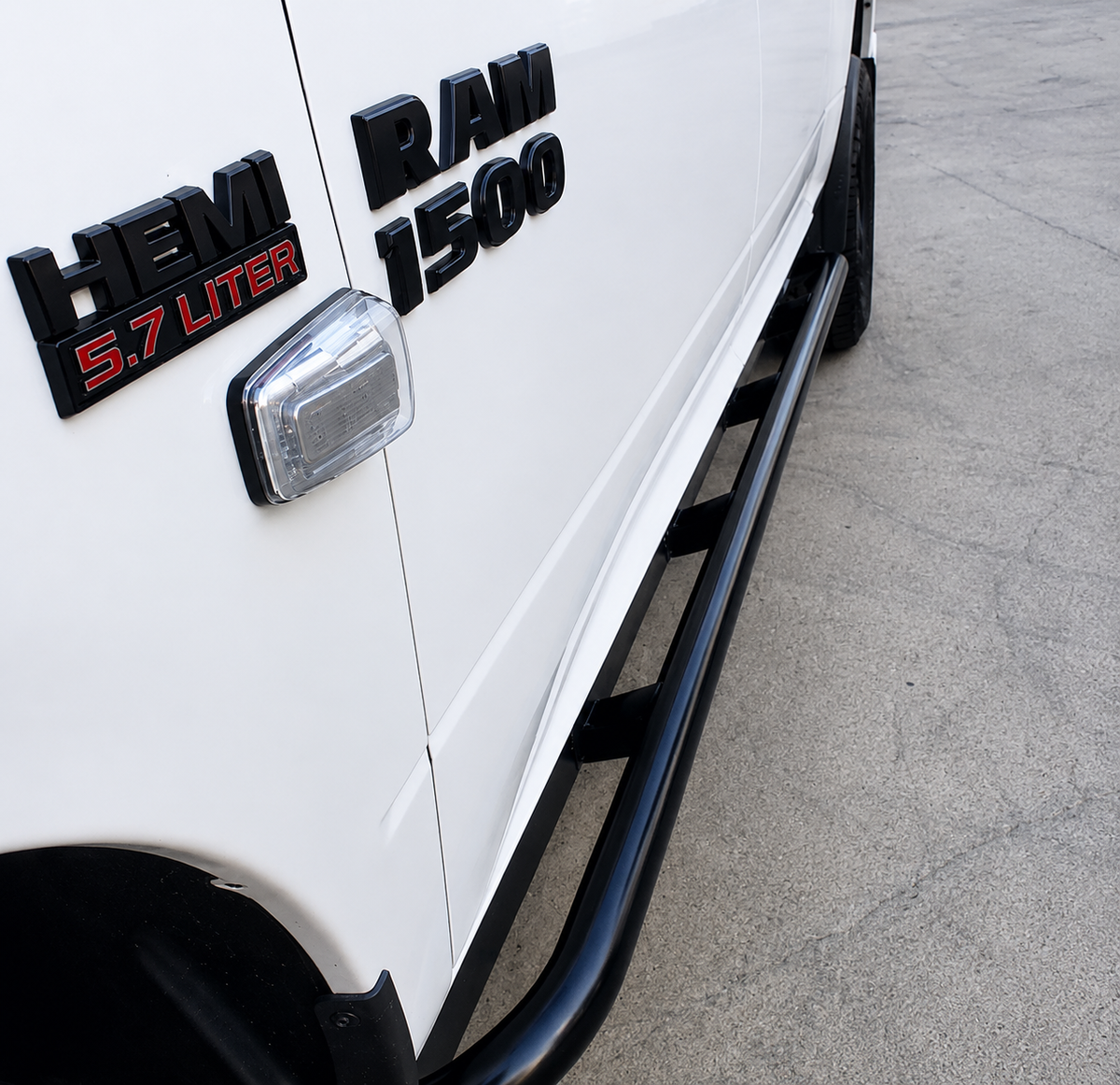 RAM 1500 DS (Laramie, Warlock & Express - 2017-2024) Rocksliders