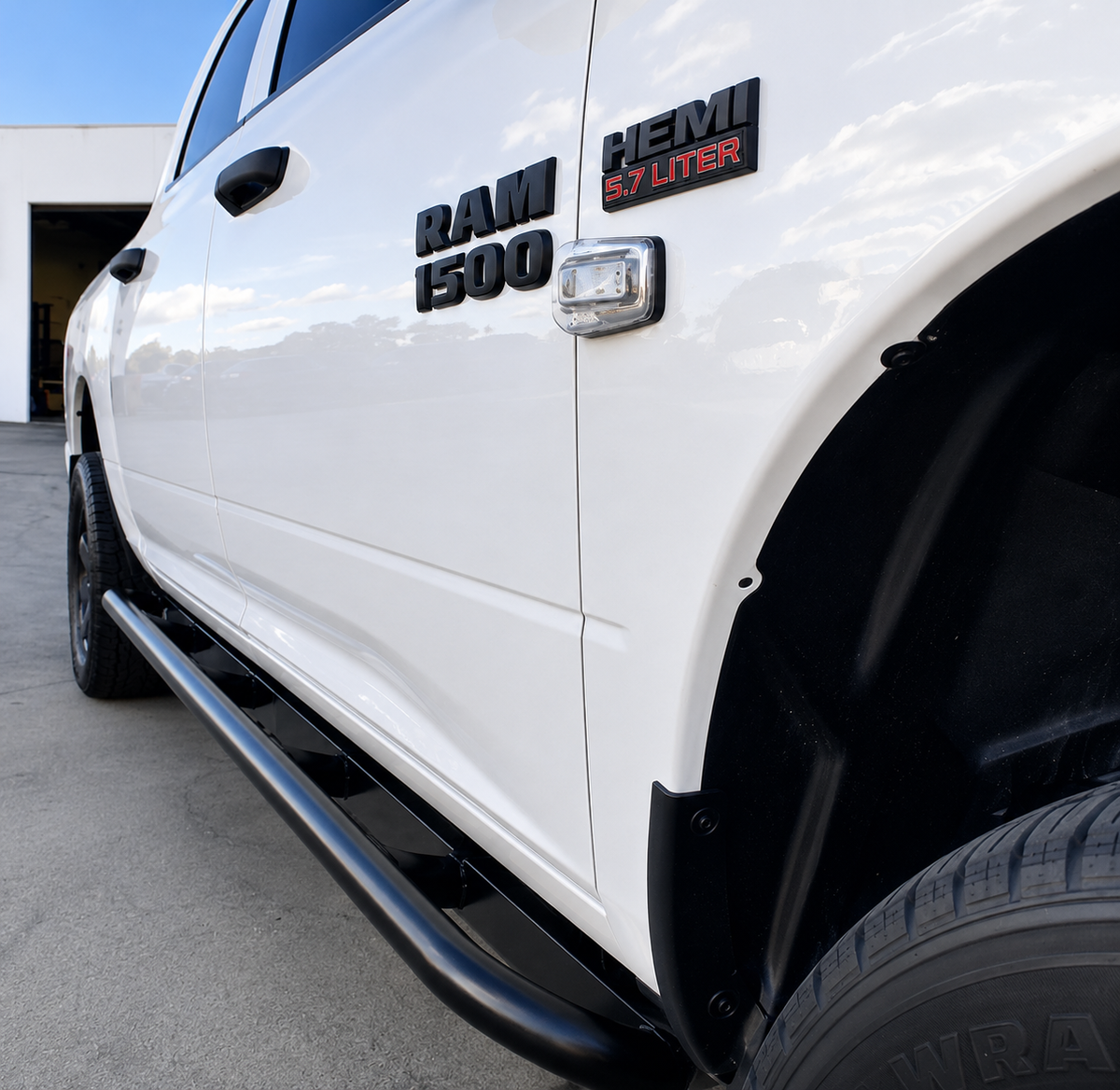 RAM 1500 DS (Laramie, Warlock & Express - 2017-2024) Rocksliders